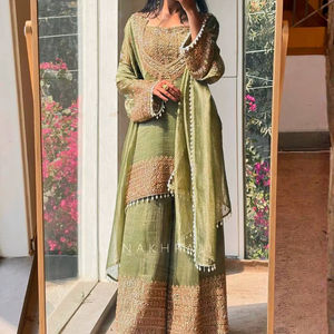 Ensemble Kurta Palazzo Moderne en Soie Chinon Lourde Brodé de Luxe à Séchage Rapide – Édition Spéciale Fêtes - Product Image 4