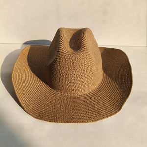 Sombrero Vaquero Clásico de Fieltro de Lana de Alta Calidad con Ala Ancha Estilo Cattleman para un Look Profesional de Vaquero y Uso Diario al Aire Libre - Product Image 5