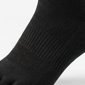 Chaussettes de sport noires pour hommes à 5 orteils, tricotées, respirantes, en Spandex et Polyester, style uni pour l'été - Product Image 5