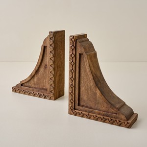 Sujetalibros de Madera de Abedul Hechos a Mano con Diseño Tallado - Decoración para el Hogar al por Mayor - Product Image 1