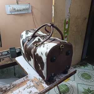 Unisex Genuine Leather Cowhide Print Weekender Duffle <b>Bag</b> Zipper Closure Large Capacity Travel <b>Bag</b> - Product Image 2