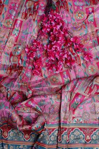 Tissu jacquard en viscose pure rose vif à imprimé ethnique et paysager avec bordure éléphant pour la confection de robes Kurti de créateur - Product Image 4