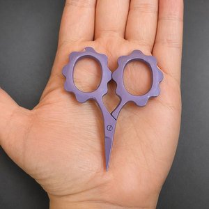 Ciseaux à cheveux professionnels en acier inoxydable, lame tranchante, pour droitiers, manche en plastique, plusieurs options de couleurs - Product Image 4