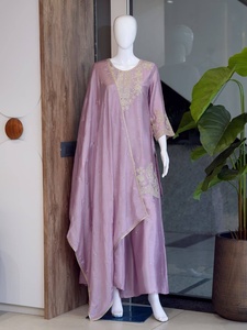 Costume Salwar traditionnel exclusif pour femmes, de style indien et pakistanais, disponible au prix de gros auprès d'un exportateur indien - Product Image 5