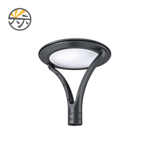 Luz de calle LED negra con sensor de movimiento para carreteras principales, con clasificación IP66, IK10 y 10kV. - Product Image 1