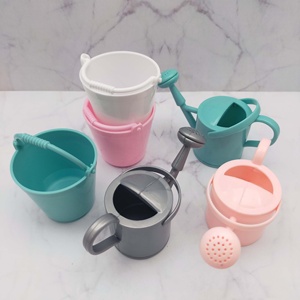 Arrosoir miniature en ABS à l'échelle 1:6 - Accessoires de jardin fonctionnels, légers et adorables en 3 couleurs mignonnes - Product Image 2