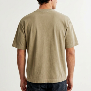 Camiseta de corte regular de color sólido con lavado ácido para hombre, informal, con cuello redondo, teñida, 100% algodón, lavado ácido, hecha en Pakistán. - Product Image 5