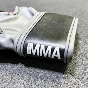 Gants d'entraînement MMA avancés avec design à demi-doigts et pouce fermé, poignées respirantes et légères, unisexe - Product Image 4