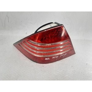 Feu arrière gauche d'occasion pour Classe E A2208200764 - Product Image 1