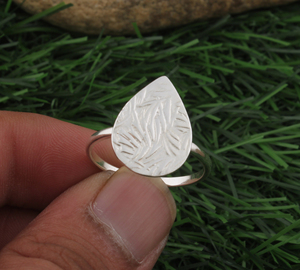 Anillo de Plata de Ley 925 para Mujer, Clásico, con Piedras Preciosas, Apilable, Pulido, Resistente al Deslustre, Minimalista, para Bodas y Fiestas - Product Image 1