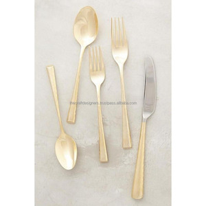 Ensemble luxueux de couverts en métal pour les restaurants gastronomiques comportant l'équilibre parfait de poids et la surface polie de miroir - Product Image 1