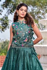 Ensemble Anarkali vert brodé avec dupatta, sans manches, coupe classique, tenue indienne et pakistanaise tissée pour fêtes et mariages - Product Image 3