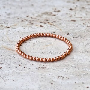 Bracelet en cuivre pur fait à la main, perles rondes élastiques, artisanat en métal et cuivre, bijoux minimalistes pour femmes - Product Image 6