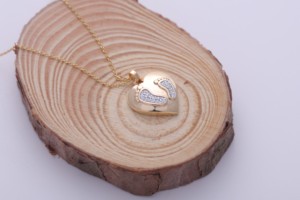 Collar con colgante de corazón y pies de bebé, incrustaciones de cristal, regalo para mamá, en oro amarillo/blanco/rosa de 14 quilates - Product Image 5
