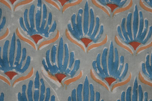 ผ้าฝ้ายพิมพ์ลายบล็อกสีแดงและสีขาว – ลายดาวแบบตาข่าย ผ้าฝ้ายอินเดียสำหรับชุดเดรสและเครื่องแต่งกาย - Product Image 3