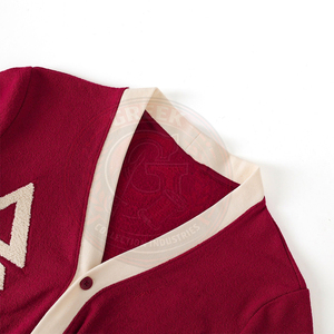 Cardigan pour femme Sorority Delta Sigma, pull à manches longues, tricoté, boutonné devant, bordeaux avec bordure blanche et logo avec lettres grecques - Product Image 3