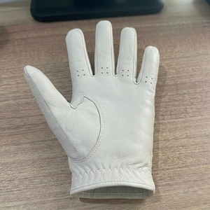 Gant de golf en cuir Cabretta de qualité supérieure OEM, respirant, adhérence douce, ajustement performant, fournisseur d'accessoires de golf personnalisés sous marque privée - Product Image 3