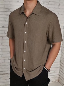 เสื้อเชิ้ตผู้ชายผ้าทอเนื้อสัมผัสพิเศษสำหรับฤดูร้อน แขนสั้น ติดกระดุม คอปกคิวบา สไตล์ลำลอง สำหรับใส่ไปเที่ยวชายหาด แฟชั่น รับผลิตแบบ OEM - Product Image 5