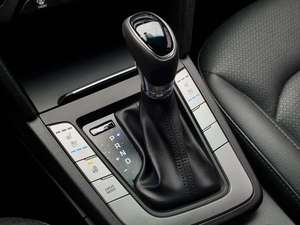 รถเก๋งสีขาวมือสอง ยี่ห้อ Avante Elantra ปี 2018 เครื่องยนต์ดีเซล รถโดยสาร พวงมาลัยซ้าย เหมาะสำหรับการเดินทางในช่วงทำงาน รถมือสอง - Product Image 4