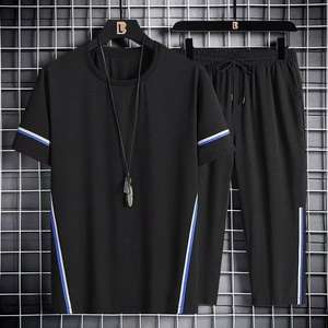 ชุดเสื้อผ้ากีฬาลำลองสไตล์เกาหลีสำหรับผู้ชายไซส์ใหญ่ ฤดูร้อน ขายส่ง เสื้อยืดแขนสั้นและกางเกงขาสั้น - Product Image 4