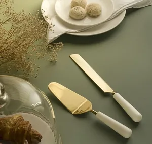 Elegante Juego de Metal para Servir Pasteles y Quesos, Ideal para Catering y Cenas Formales, con una Superficie Elegante y Atemporal, Resistente y Duradero - Product Image 4