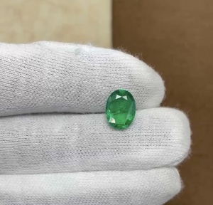 พลอยมรกตสีเขียวสดใสธรรมชาติคุณภาพสูงทรงคุชชั่นจาก GEMS INTERNATIONAL สำหรับทำแหวน สร้อยคอ และเครื่องประดับ - Product Image 2