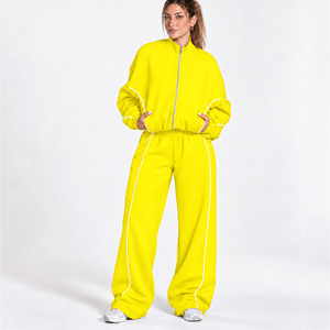 Ensemble de survêtement décontracté deux pièces pour femme avec veste zippée contrastante et pantalon large assorti - Product Image 1