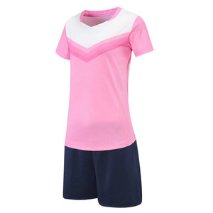 Uniforme de volley-ball personnalisable, fabriqué avec un matériau respirant qui garde au frais et au sec pendant les matchs - Product Image 1