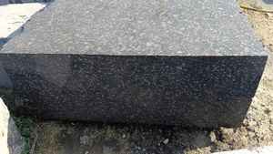 Dalles de granit brun clair de qualité export pour comptoirs de cuisine, revêtements de sol, revêtements muraux et projets commerciaux à vendre - Product Image 6