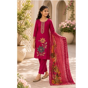 Conjunto de Kurta y Pantalón de Seda Romana para Niñas con Dupatta, Diseño Único, Vestido Tradicional Elegante para Festivales y Ocasiones Especiales en Venta - Product Image 6