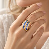 Bague large en opale bleue avec panneaux d'incrustation parallèles et accents ronds en zircone cubique blanche en argent 925