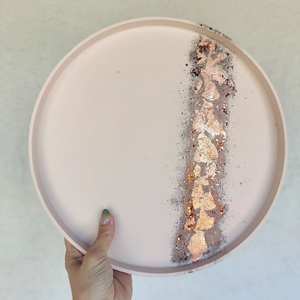 Plateaux décoratifs en résine ovales et ronds pour la décoration de la maison et du bureau - Product Image 6