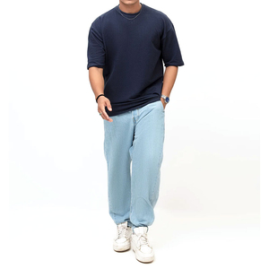 เสื้อยืดโอเวอร์ไซส์แบบหนาพิเศษสั่งทำขายส่ง คอกลมสไตล์วินเทจ เสื้อยืดโอเวอร์ไซส์สีพื้น ผ้าผสมอีลาสเทนสีดำสำหรับผู้ชาย - Product Image 2