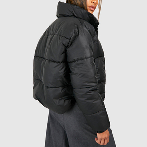 Chaqueta Acolchada Negra con Capucha para Mujer, Manga Larga, Relleno de Poliéster, Cortavientos, Abrigo de Invierno, Cierre de Cremallera, Corte Corto - Product Image 3