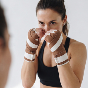Bandages de protection pour les mains en coton haute performance pour la boxe, le MMA, le kickboxing, le Muay Thai, la gym, le fitness et les sports de combat - Product Image 6