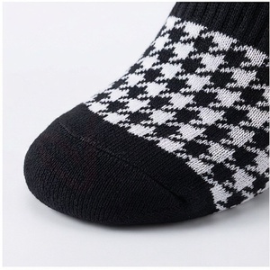 Chaussettes pour hommes, motif pied-de-poule, tricotées, respirantes, style classique, pour un usage quotidien en automne - Product Image 6