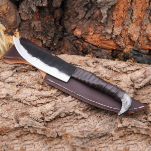 Técnicas de forja tradicionales hechas a mano. Diseño único de pomo de cuchillo vikingo medieval. Hoja de acero al carbono con funda. - Product Image 6