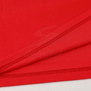 Uniforme de basket-ball en tissu 100% polyester, léger et respirant, idéal pour les mouvements rapides et les matchs intenses - Product Image 3