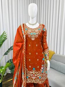 ชุดเดรส Anarkali Sharara ผ้าไหม JMC แบบบูติก พร้อมงานปักดิ้นเลื่อมและผ้าคลุมไหล่ปักลาย - Product Image 5