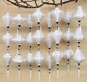 Lanterne en bambou du Vietnam de couleur blanche pour la décoration de mariage, lanterne en soie de taille standard, décoration de restaurant, lanterne de Hoi An - Product Image 1