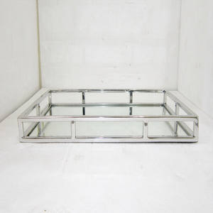 Plateau de service en acier inoxydable, en métal, forme carrée, poli brillant Plateau de luxe en argent plaqué fait main de style fantaisie - Product Image 1