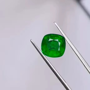 Tsavorita natural con corte cojín, calidad AAA, brillo AAA, color verde vibrante, corte y pulido perfectos para cualquier joyería. - Product Image 2
