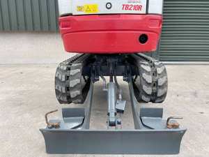 Mini-excavatrice Takeuchi TB210, poids opérationnel 2 tonnes, prix usine, pour usage domestique et construction, moteur diesel Hitachi, pompe, roulement - Product Image 6