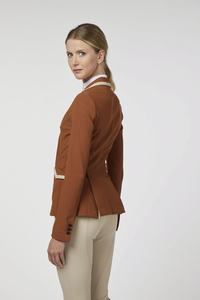 Veste d'équitation légère de couleur beige pour femmes, idéale pour les concours équestres - Tailles, couleurs et logos personnalisables - Product Image 4
