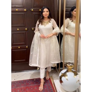 FANCY GEORGETTE BORDADO SECUENCIA TRABAJO TOP INFERIOR CON DUPATTA BLANCO - Product Image 1