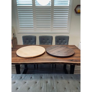 Plateau de service rond en bois, plateau tournant, design minimaliste en bois massif, plat de table durable - Product Image 3