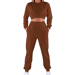 Conjunto Deportivo de Dos Piezas para Mujer, Color Marrón, Ecológico, Top Corto y Pantalones Jogger, Estilo Holgado, Ropa Urbana para Invierno - Product Image 6