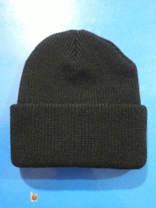 Gorro de Punto Acrílico Vintage Unisex con Logotipo Bordado Personalizado, Gorro de Invierno Cálido con Borde Reforzado, Ideal para Viajes y Playa - Product Image 2