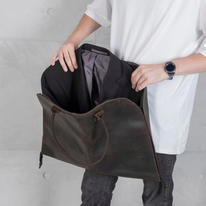 Porte-Habit en Cuir Premium Léger et de Luxe Fait Main avec Manches pour Vêtements, Fermeture Éclair Robuste, Idéal pour Voyages Décontractés et Affaires - Product Image 3