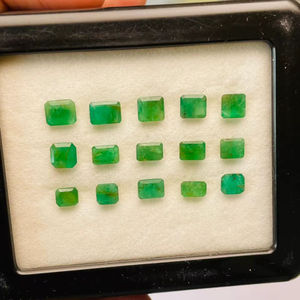 มรกตธรรมชาติ 15 เม็ด รูปทรงเอเมอรัลด์คัท คุณภาพดี สีเขียวสวยงาม ขัดเงาอย่างดี เหมาะสำหรับทำเครื่องประดับทุกชนิด - Product Image 3